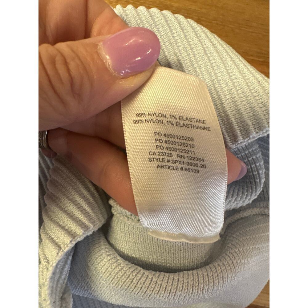 Aritzia Babaton Sculpt Knit Square Neck Cropped Tank Top Pale Blue Womens 2XS - Picture 4 of 4